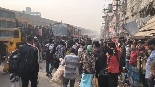 সড়কে যানবাহন সংকট, বাড়তি ভাড়া আদায়ের অভিযোগ