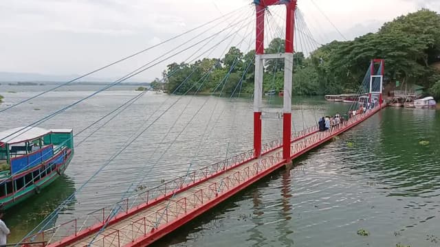 ফের উন্মুক্ত হলো রাঙামাটির ঝুলন্ত সেতু