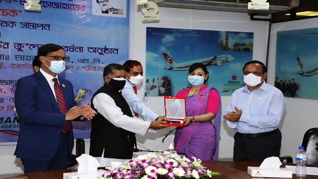 এই প্রথম নিজস্ব জনবল, ব্যবস্থাপনায় ড্রিমলাইনারের সি-চেক সম্পন্ন করে বিমান