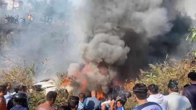 নেপালে ৭২ আরোহী নিয়ে উড়োজাহাজ বিধ্বস্ত