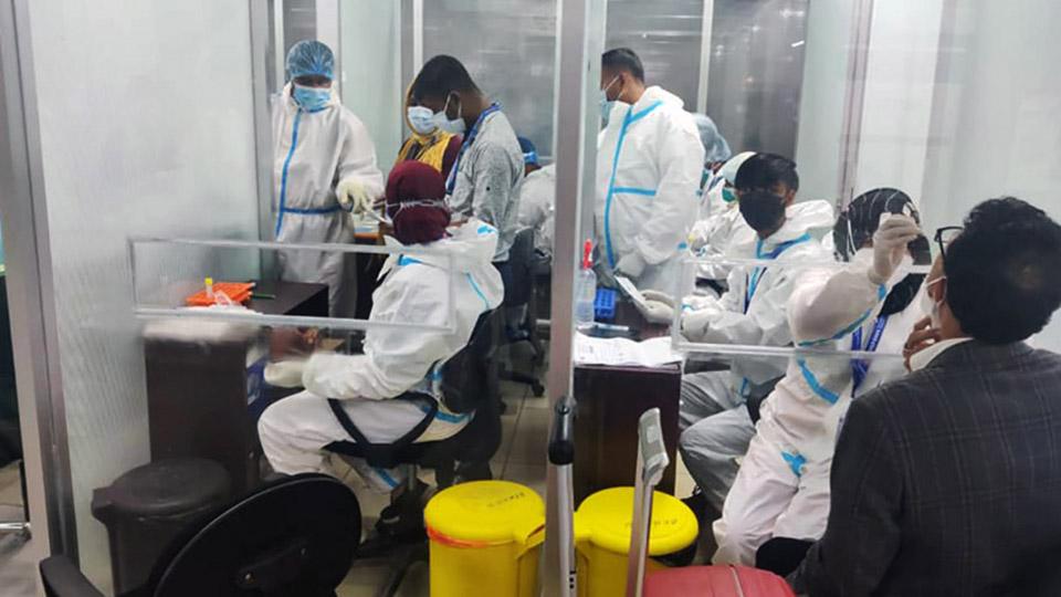 80 migrants miss flight over slow PCR tests at airport