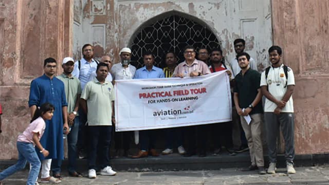 aviation.com.bd holds tour guide training at Lalbagh Fort