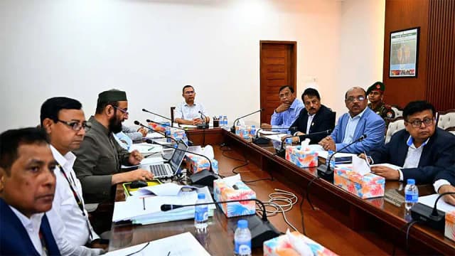 Govt plans private water bus service in Dhaka