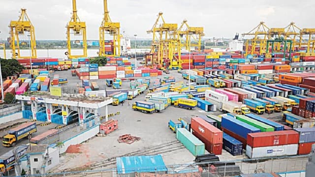 জ্বালানি ব্যয় বাড়ায় জাহাজ ভাড়া বৃদ্ধি, চাপে বাণিজ্য