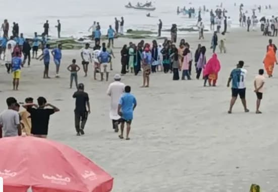 ঈদের ছুটিতে আশানুরূপ পর্যটক নেই কুয়াকাটায়