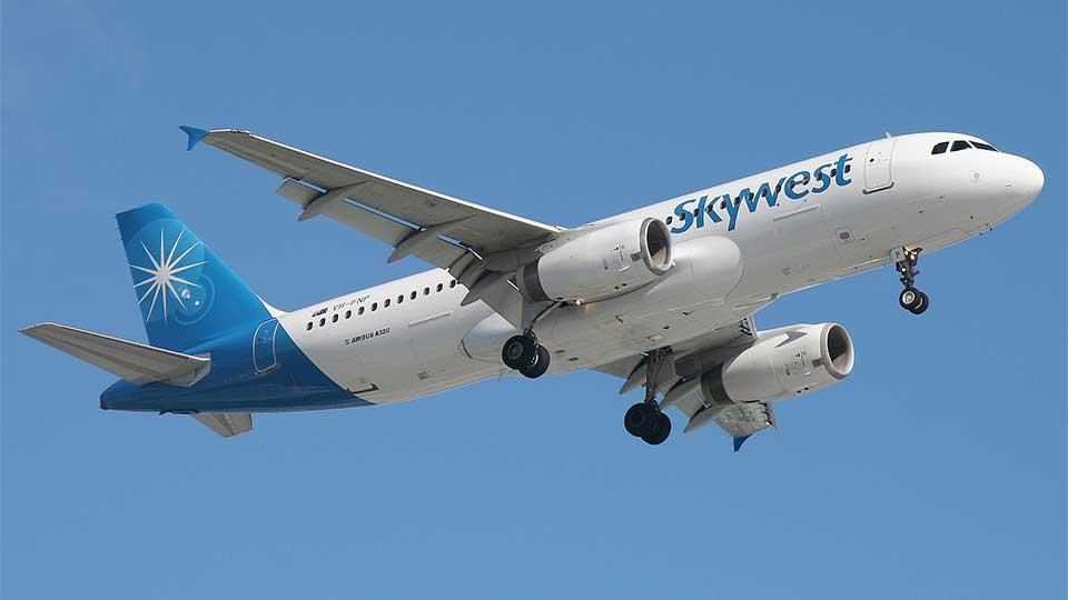US flight experiences rapid drop; 2 injured