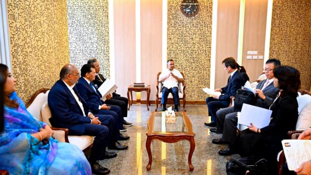 PM, visiting adviser discuss Japan-backed megaprojects, including Third Terminal