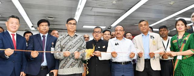 গুয়াংজুর পথে ২২৯ যাত্রী নিয়ে উড়াল দিল বিমান