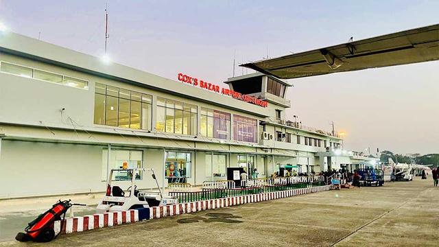 রাতেও ফ্লাইট চলছে কক্সবাজারে
