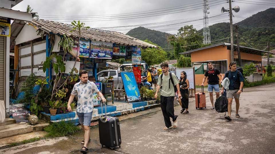 Foreigners must carry passports in Bali