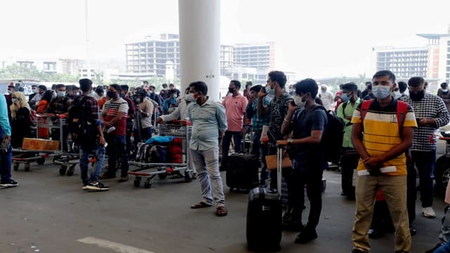 আমিরাতগামী যাত্রীদের অনিশ্চয়তা