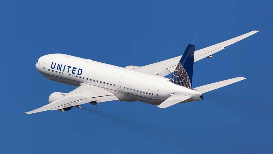 United airlines flight declares mayday after takeoff