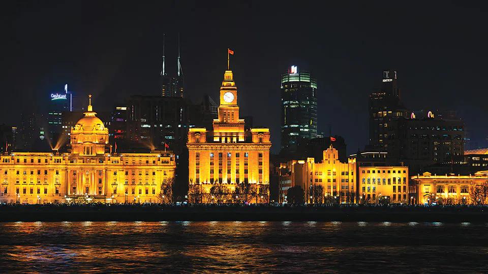 Shanghai between tradition and tomorrow