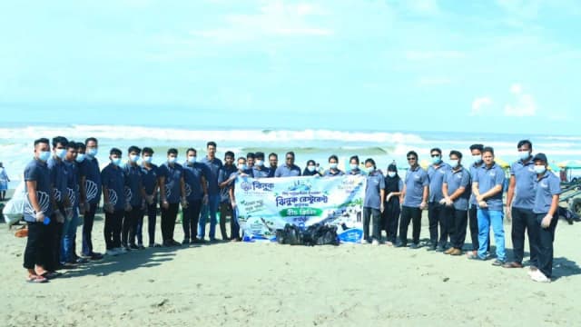 Jhinuk family marks World Tourism Day with beach cleanup in Cox’s Bazar