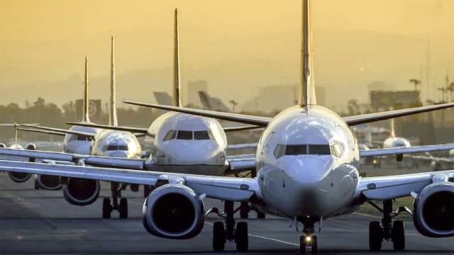 Airfares expected to stay high through fall