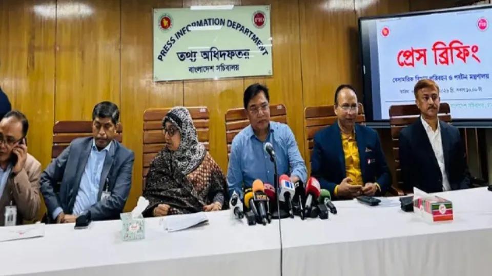 হাজিদের লাগেজ কেটে চুরির অভিযোগ অসত্য : বিমান প্রতিমন্ত্রী