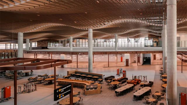 Sydney opens USD 3.94b western airport to passengers