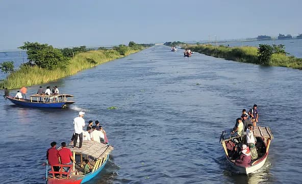 বর্ষায় নতুন রূপে চলনবিল