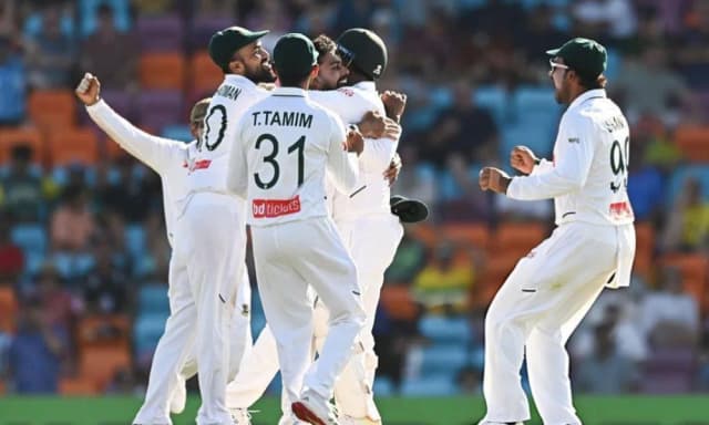 অস্ট্রেলিয়াকে হারিয়ে ইতিহাস লিখলো বাংলাদেশ