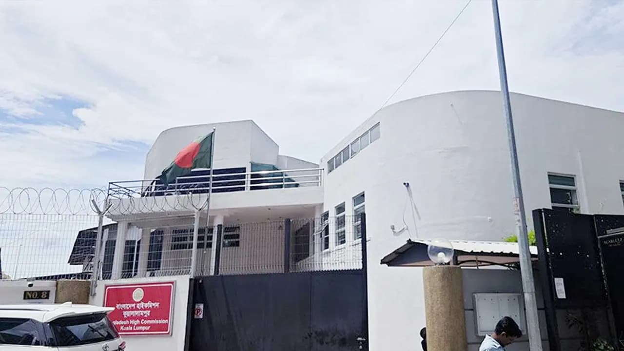 মালয়েশিয়া প্রবাসীদের সতর্ক করলো হাইকমিশন