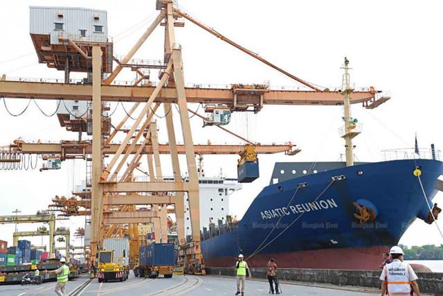 Hanoi urged to expand shipping lane