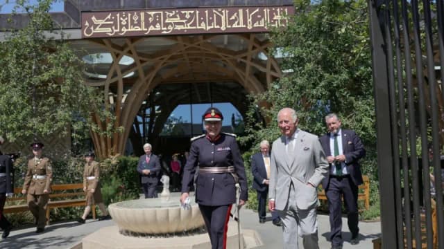 King praises Europe's first eco mosque during Cambridge visit