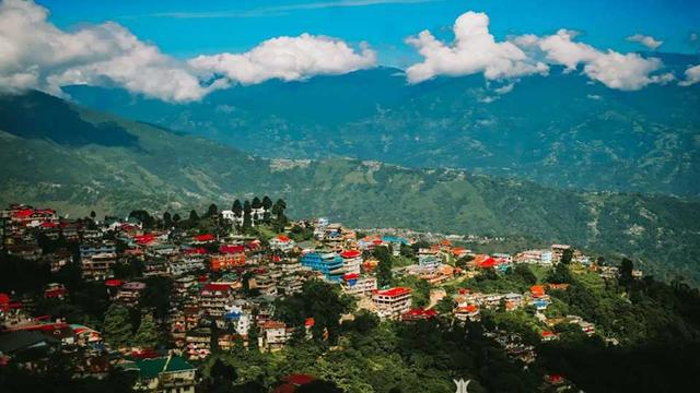 দার্জিলিংয়ে পর্যটকদের টার্গেট করছে সাইবার প্রতারকরা