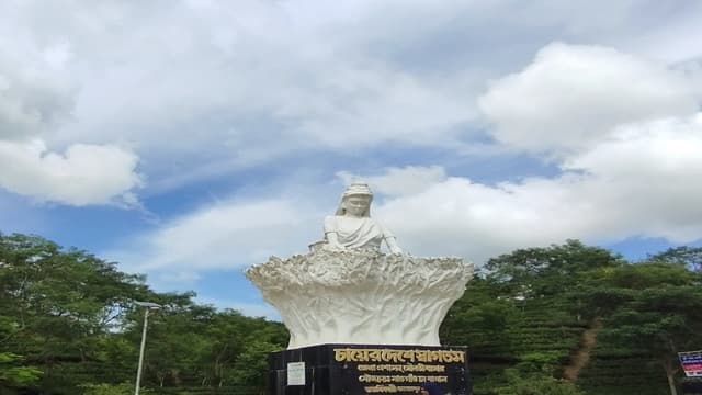 ঈদের ছুটিতে পর্যটক বরণে প্রস্তুত চা-বাগানের শহর