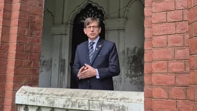 French ambassador visits Curzon Hall as DU-France research program concludes