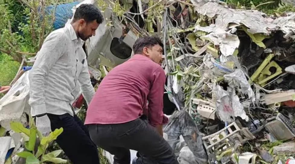 ভারতে প্রশিক্ষণ উড়োজাহাজ বিধ্বস্ত : নিহত ২ পাইলট