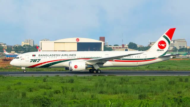 Bimanâs stranded Rome flight reaches Dhaka