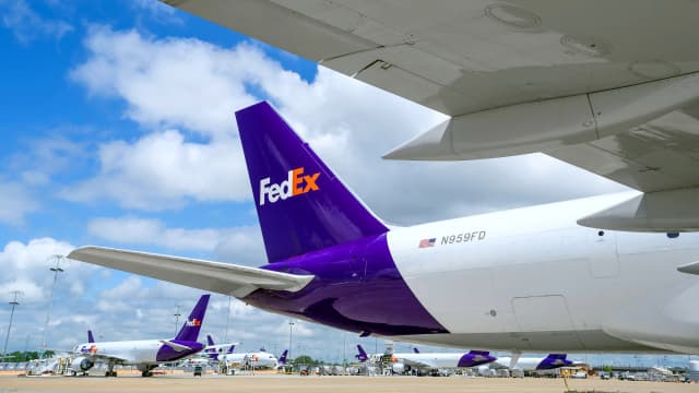 FedEx scales up sustainable aviation fuel deals across US airports