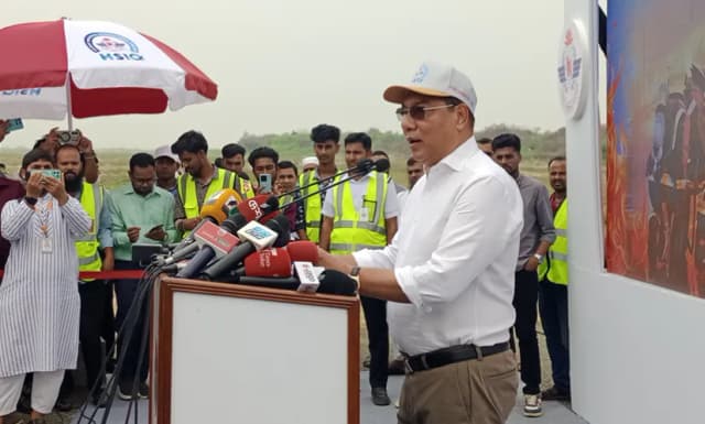 বিমানবন্দরে যাত্রীসেবা নিয়ে অপতথ্য ছড়ানো হচ্ছে