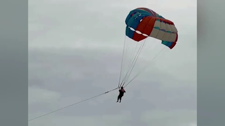 Tourist dies in Cox's Bazar parasailing mishap