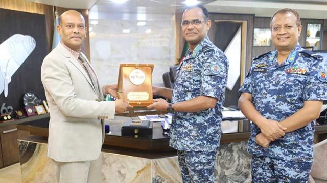 বেবিচক চেয়ারম্যানের সাথে এভিয়েশন বিশ্ববিদ্যালয়ের ভিসির সৌজন্য সাক্ষাৎ