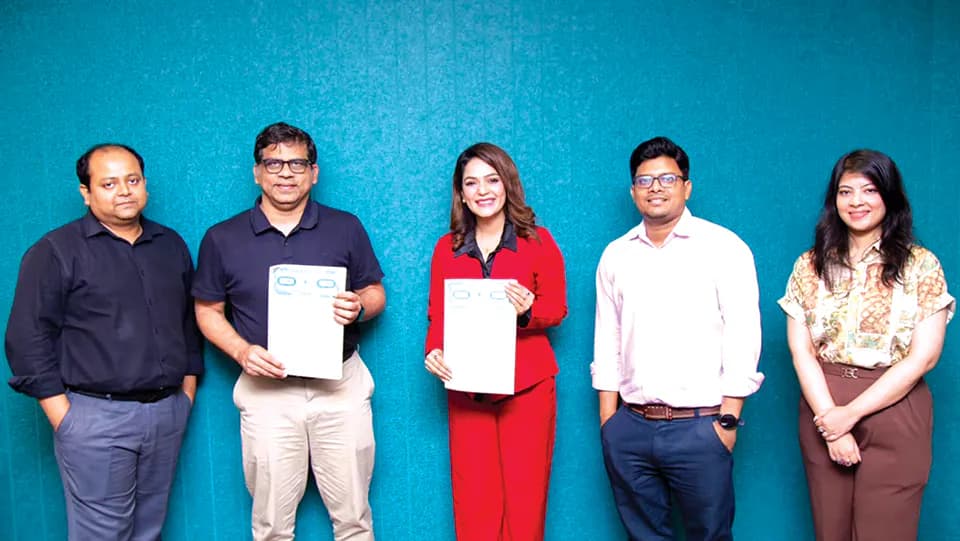 Mousumi Mou signs deal as Ispahani Mirzapore Tea ambassador