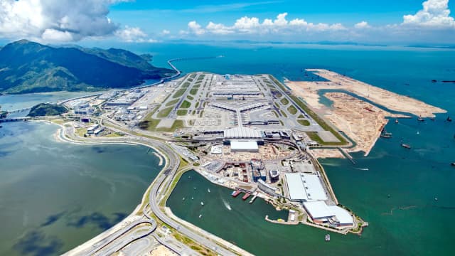 Hong Kong airport logs double-digit passenger growth in September