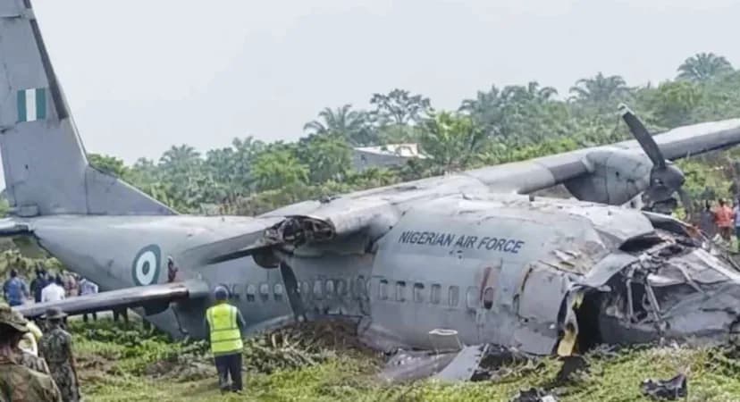 নাইজেরিয়ায় সামরিক উড়োজাহাজ বিধ্বস্ত, নিহত ৩২
