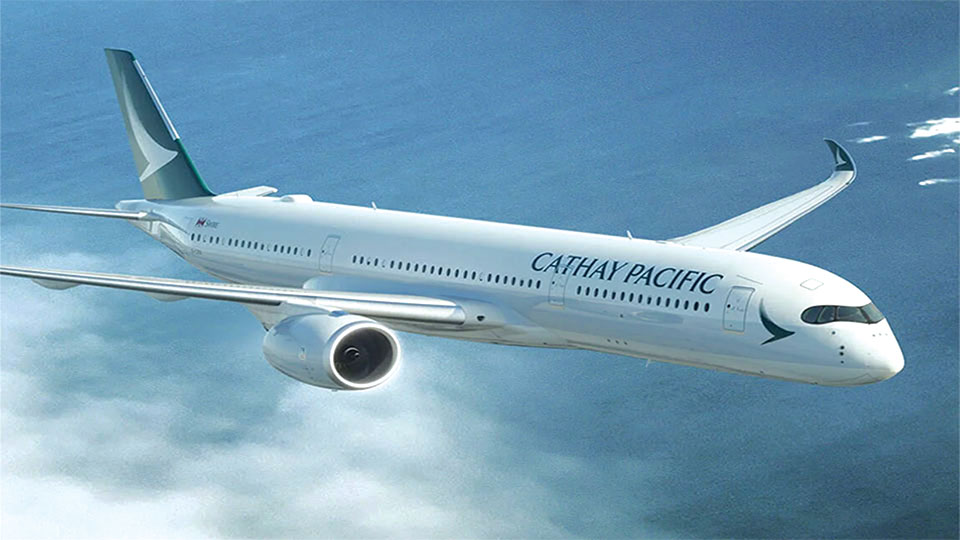 Cathay Pacific operates over 10,000 flights in single month for first time