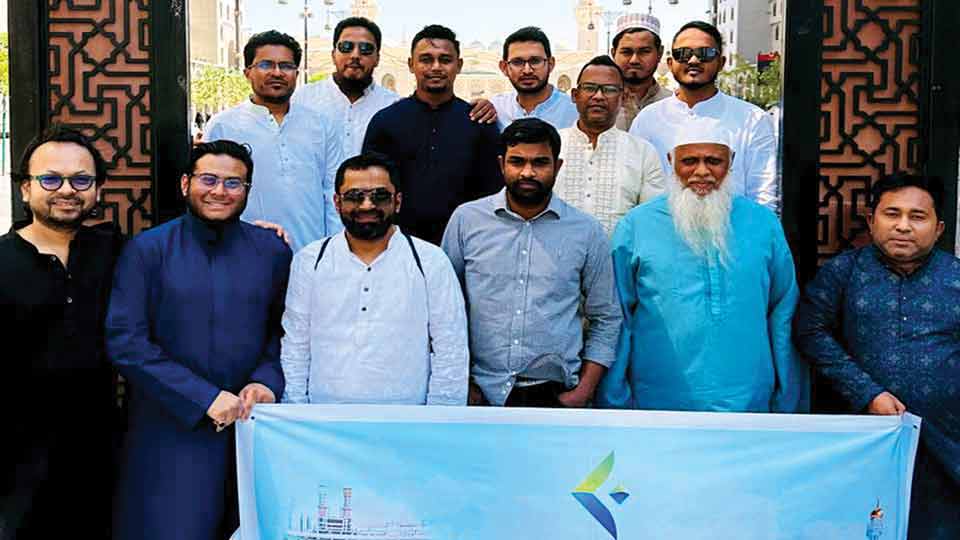 SalamAir Bangladesh hosts Umrah trip with trade partners
