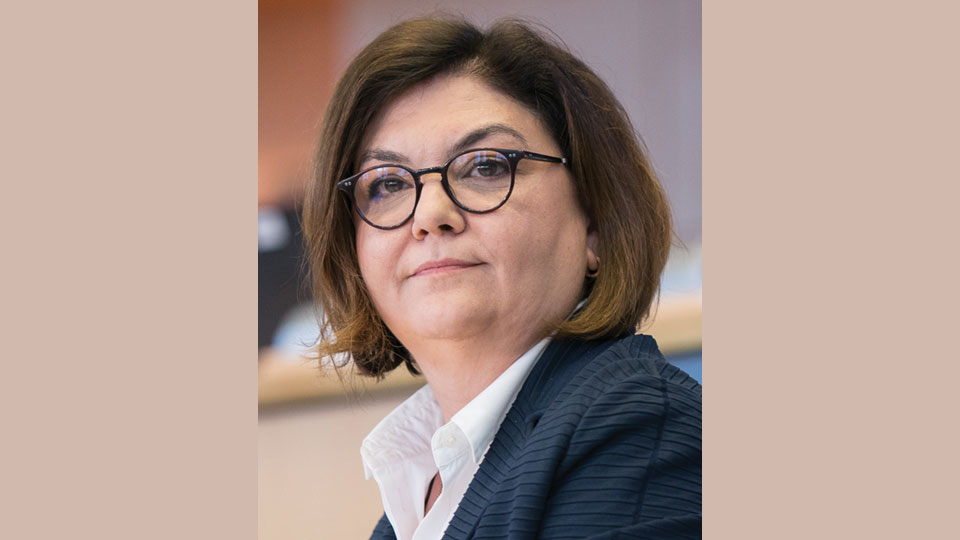 EU signs aviation agreement with Bangladesh