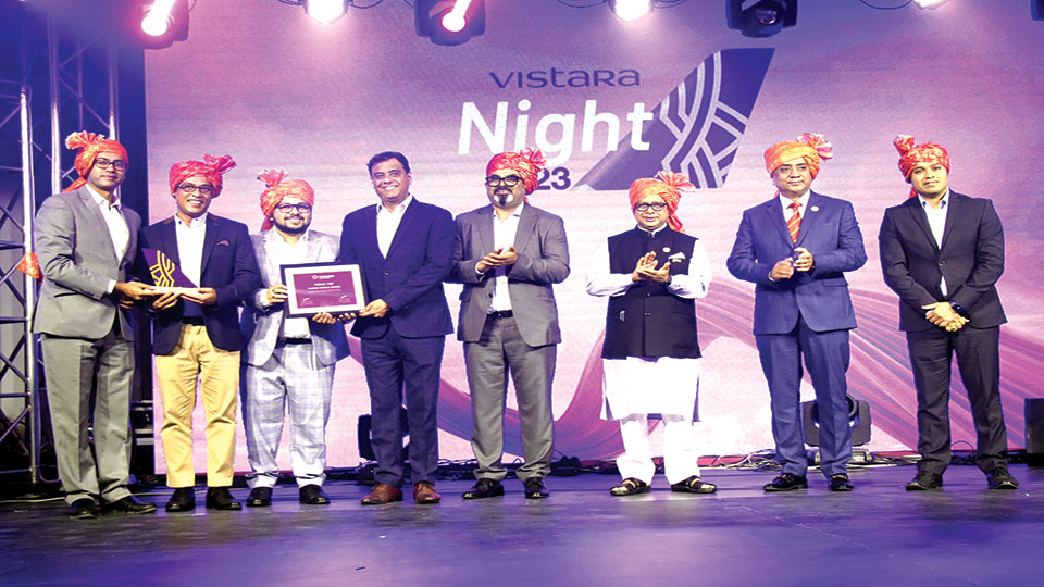 Vistara awards top 25 of its travel agents in BD