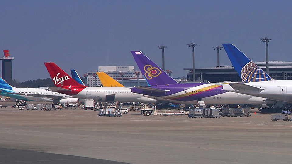 Sky-high int'l airfares likely to descend : CAPA