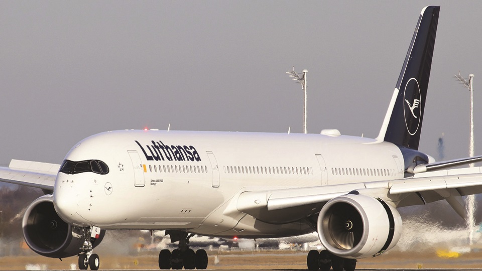 Lufthansa stem losses with transatlantic demand, cargo