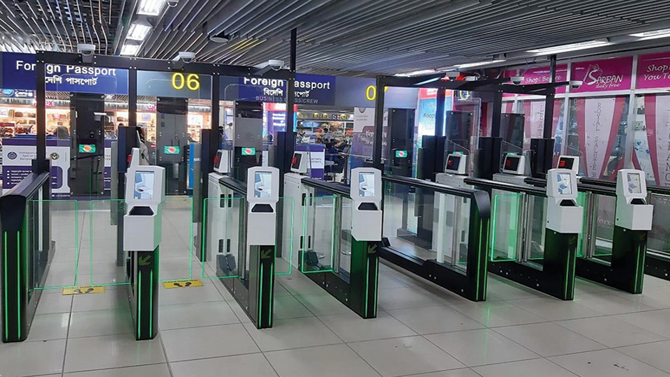 E-gates to not help complete immigration in 18 secs as promised