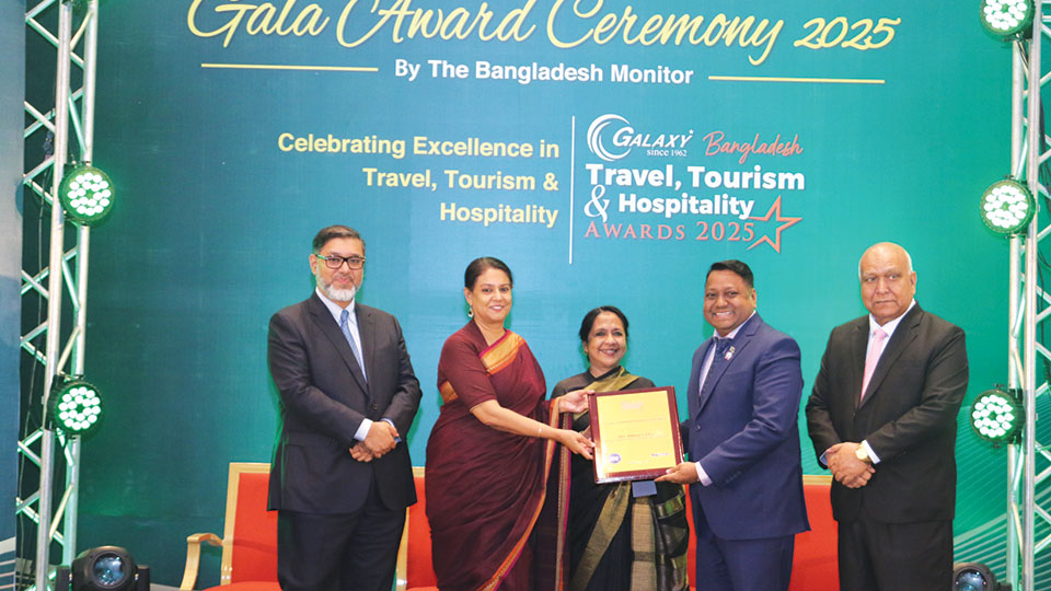 Md Akkas Uddin awarded as Leading Restaurateur