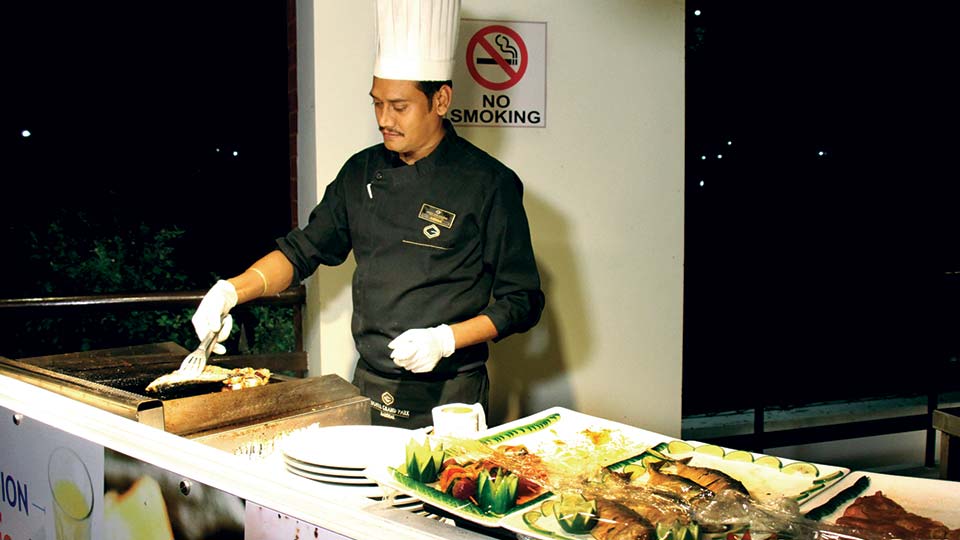 Delectable weekend buffet at Hotel Grand Park in Barishal