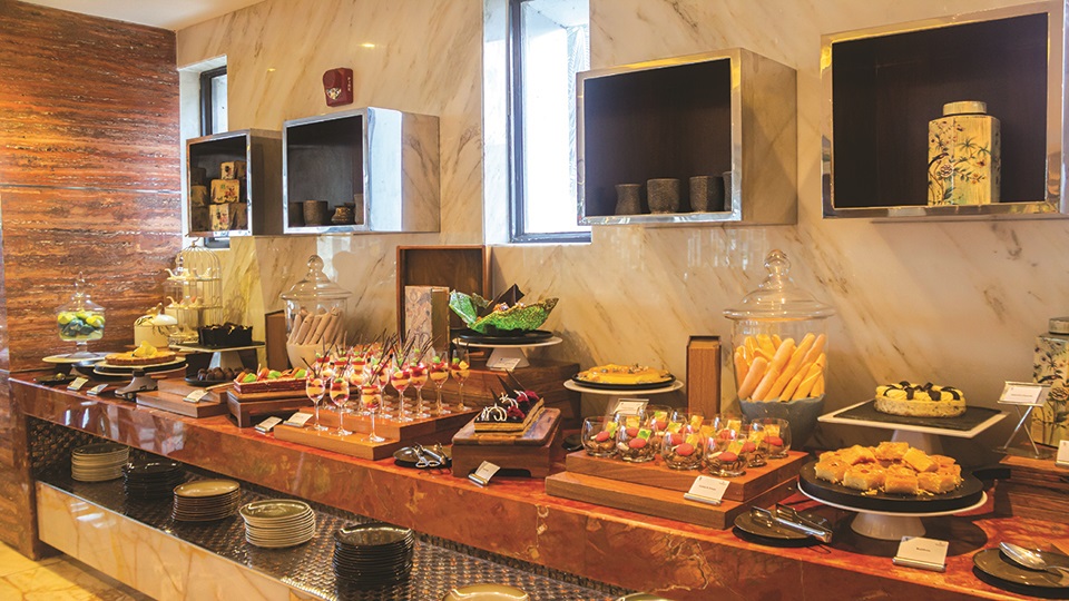 Buffet brunch at Renaissance Dhaka's Bahar