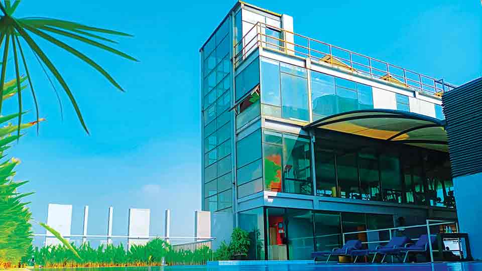 Amari Dhaka offers escape to luxury