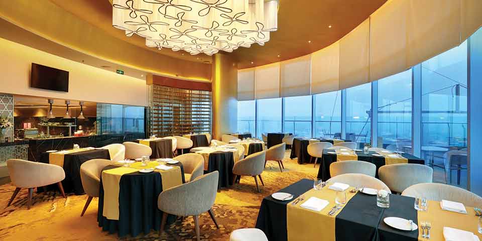 Country's restaurants count loss, cry out for customers
